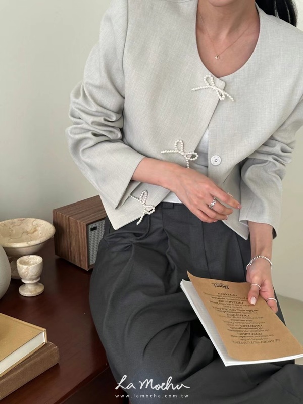 圓領蝴蝶結釦小香外套